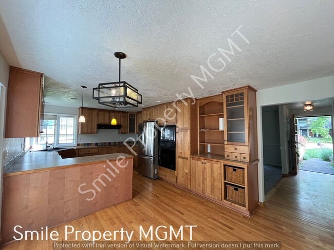 Building Photo - Spacious 5 bedrooms house in Beaverton