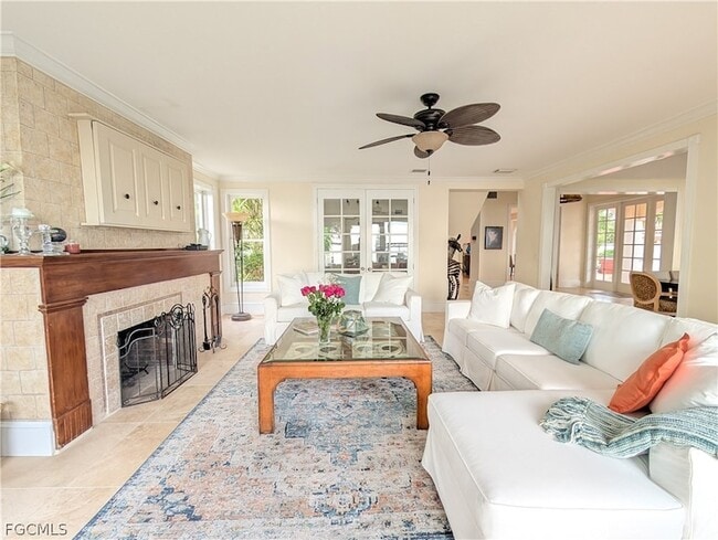 Building Photo - 2878 Valencia Way