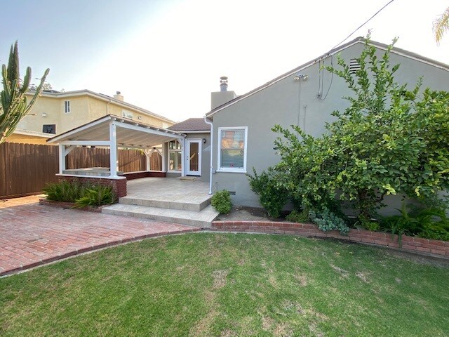 Building Photo - 5356 Yolanda Ave