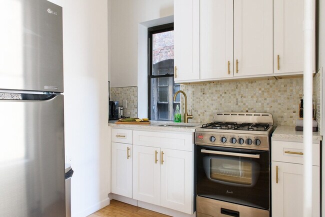 Building Photo - 428-430-430 W 47th St