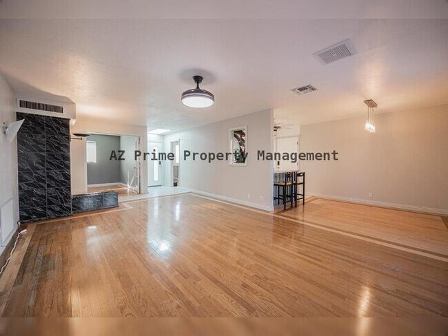 Building Photo - 3137 N 4th Ave