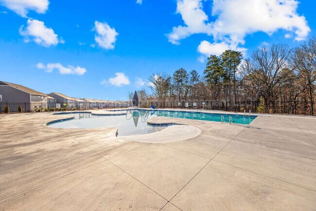 Building Photo - 435 Kennerly Center Dr