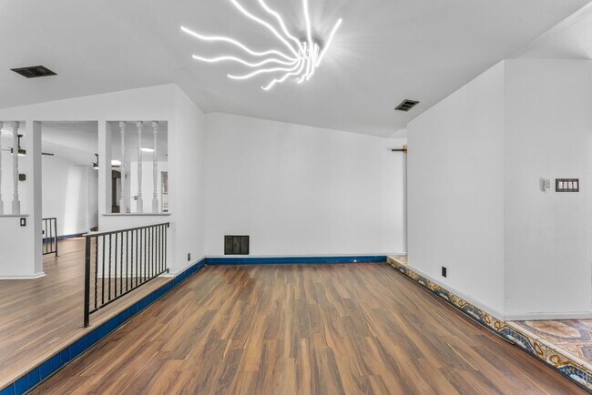 Building Photo - 2526 Town Briar St