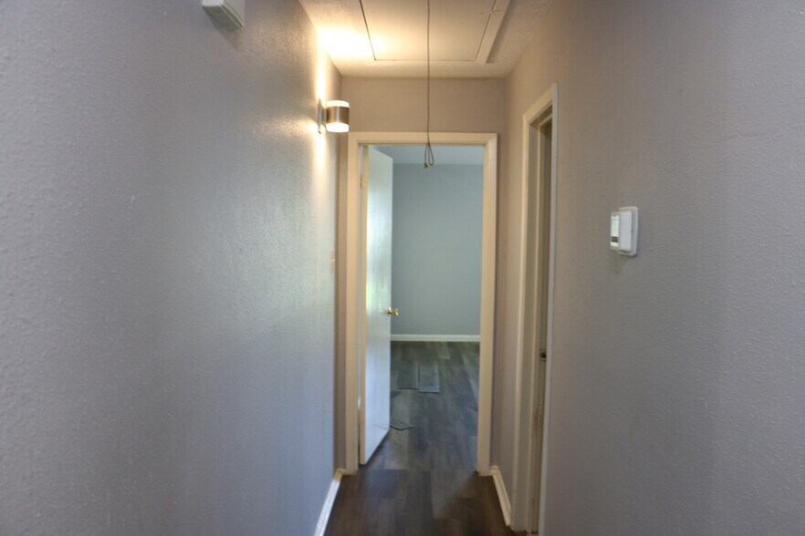 Building Photo - 446 Richvale Ln