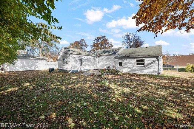 Building Photo - 6627 Mayburn St