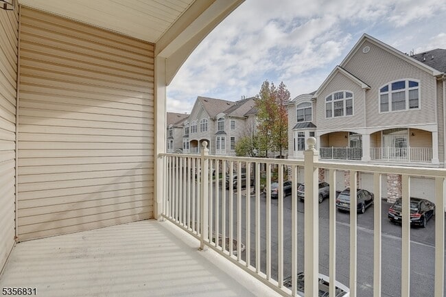 Building Photo - 608 Kensington Ln