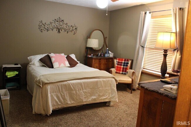 Building Photo - 3149 Chelmsford Dr