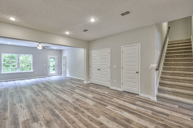 Building Photo - Modern Townhome in Manchester TN