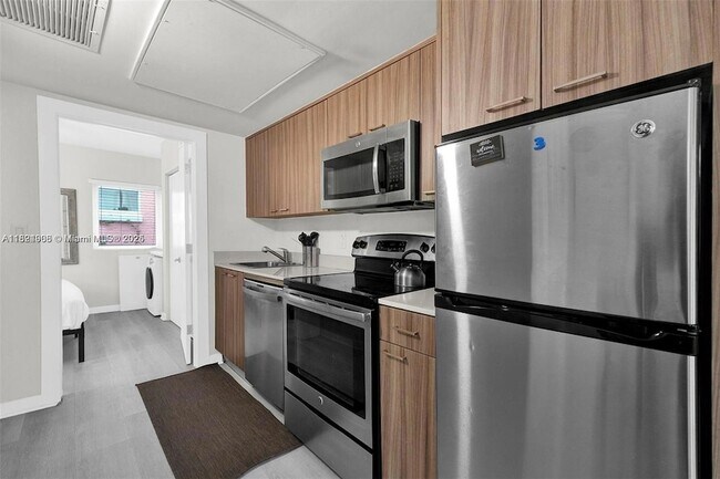 Building Photo - 740 Meridian Ave