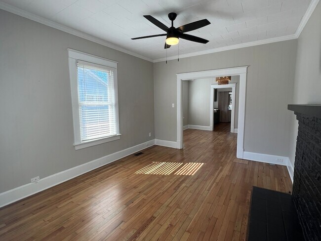 Building Photo - 511 N Church St