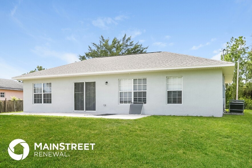 Building Photo - 1245 Amherst St E