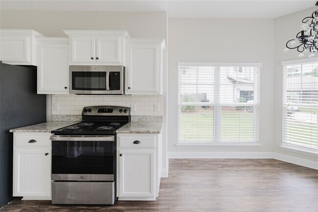 Building Photo - 44 Hollyn Ct
