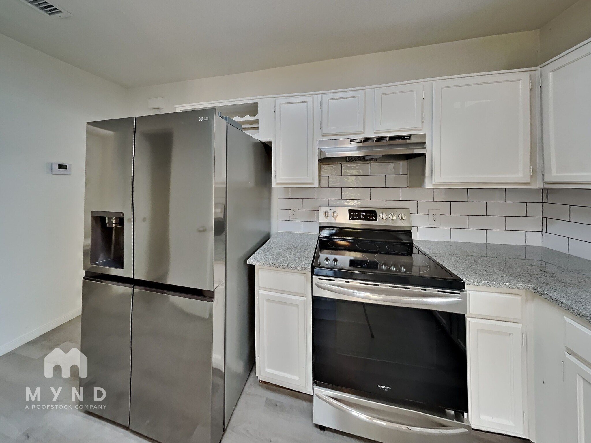 Building Photo - 1616 Beach Ln