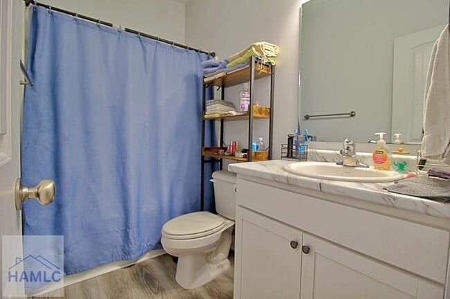 Building Photo - 1104 Marne Blvd