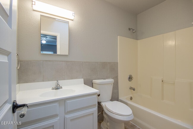 Building Photo - 3311 Catherine Ann Dr