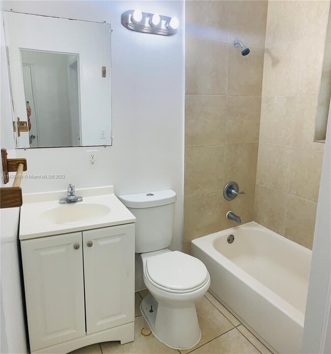 Building Photo - 667 NE 86th St