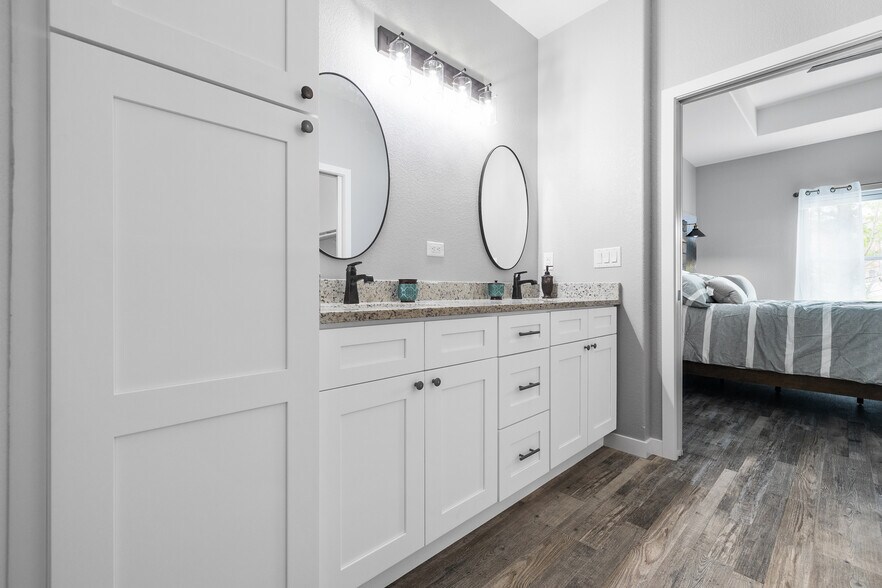 Building Photo - 1310 Daisy Dr