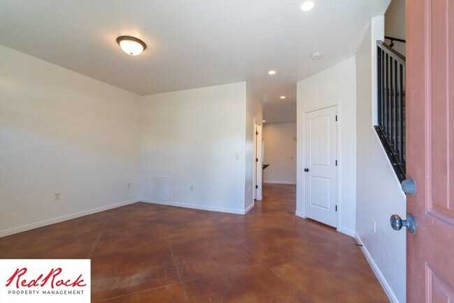 Building Photo - 2075 S Sir Monte Dr