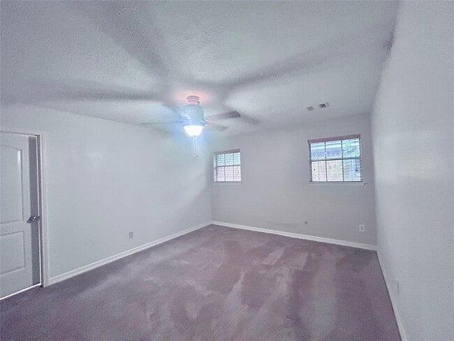 Building Photo - 11622 1 Token Dr