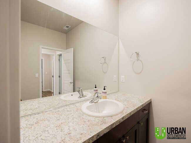 Building Photo - Charming Home for Rent in North Spokane!