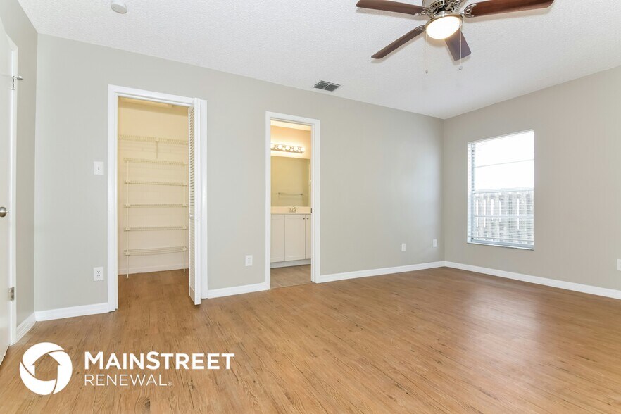 Building Photo - 13210 Silvercreek Dr