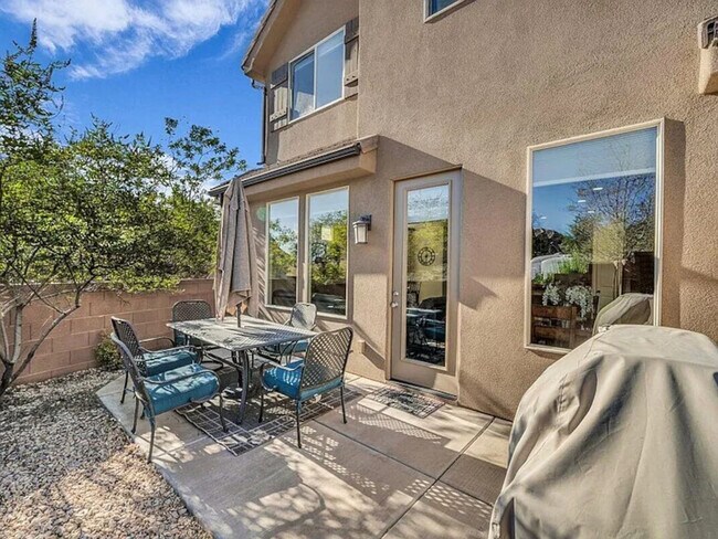 Building Photo - 4221 Torrey Pines Dr