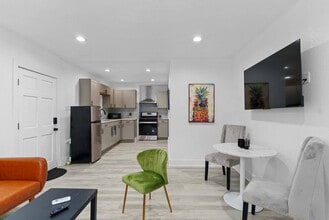 Building Photo - 412 Harwood St