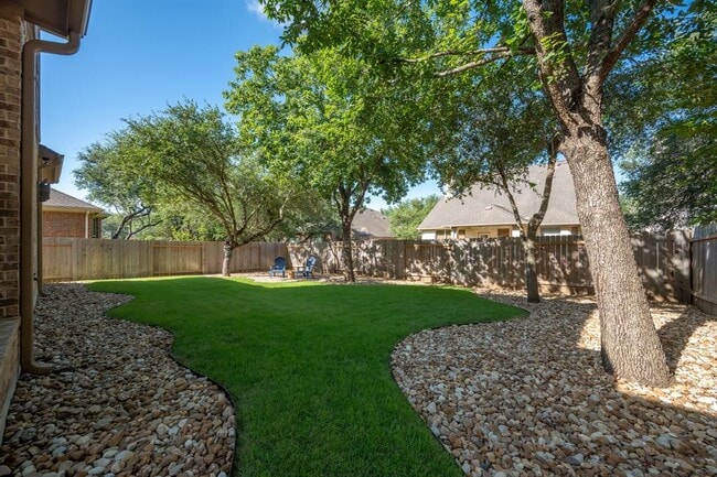 Building Photo - 8620 Alophia Dr
