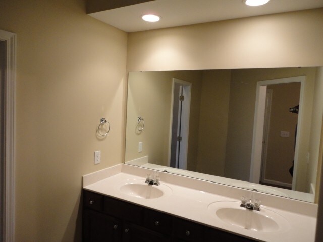 Building Photo - 3324 Forest Mill Cir