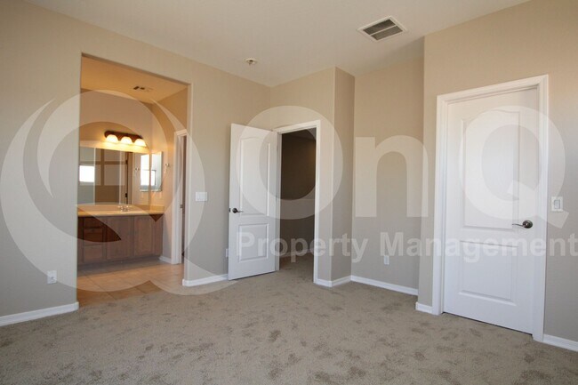 Building Photo - 12204 W Ocotillo Ln