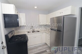 Building Photo - Logan Ave (3123)