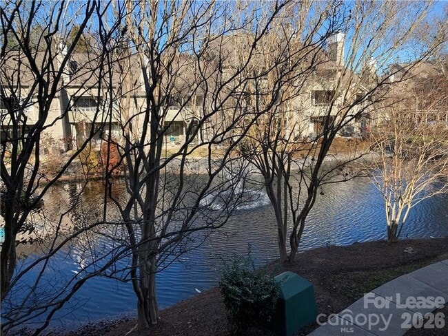 Building Photo - 2519 Stockbridge Dr