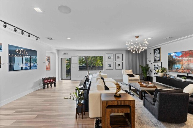 Building Photo - 9040 SW 110th Ave