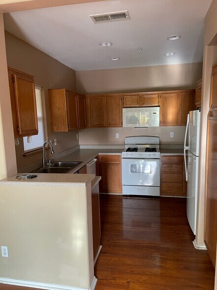 Building Photo - 26460 Arboretum Way