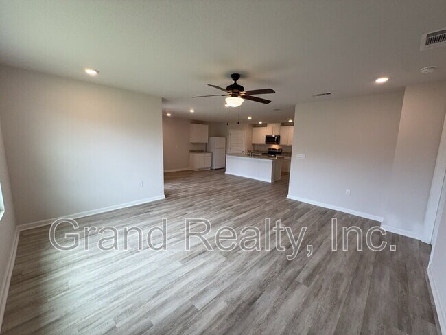 Building Photo - 9330 Tara Cir