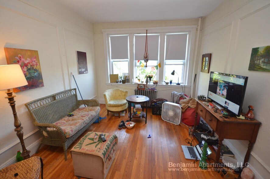 Building Photo - 1687 Commonwealth Ave