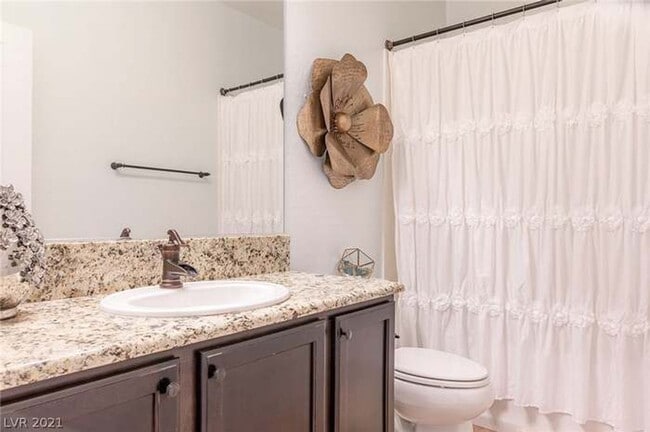 Building Photo - Stunning 3-bedroom, 2.5-bathroom home loca...