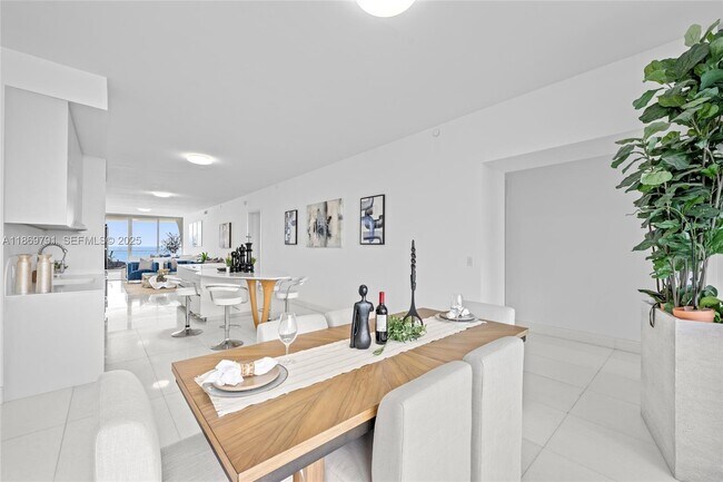 Building Photo - 16901 Collins Ave