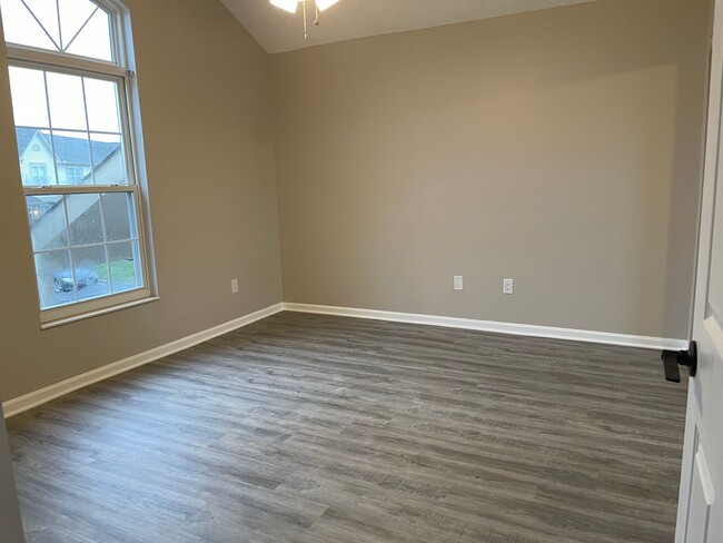 Building Photo - 2 Bed/2 Bath Condo in Miamisburg