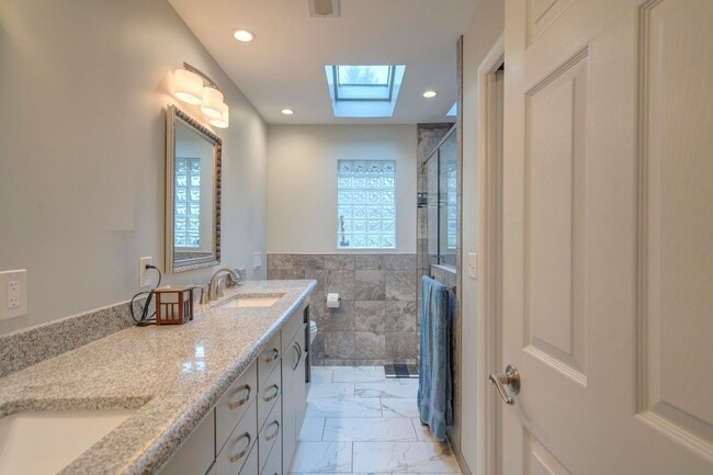Building Photo - 202 Fincastle Dr