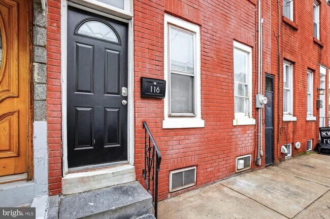 Building Photo - 116 McClellan St