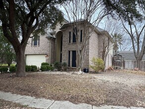 Building Photo - In Converse Texas 4 Bedroom 2 Bath Plus 2 ...