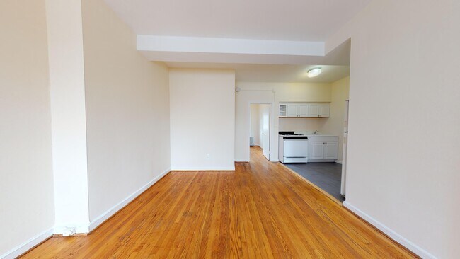 Building Photo - 109 C St SE