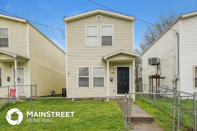 Primary Photo - 2221 St Louis Ave