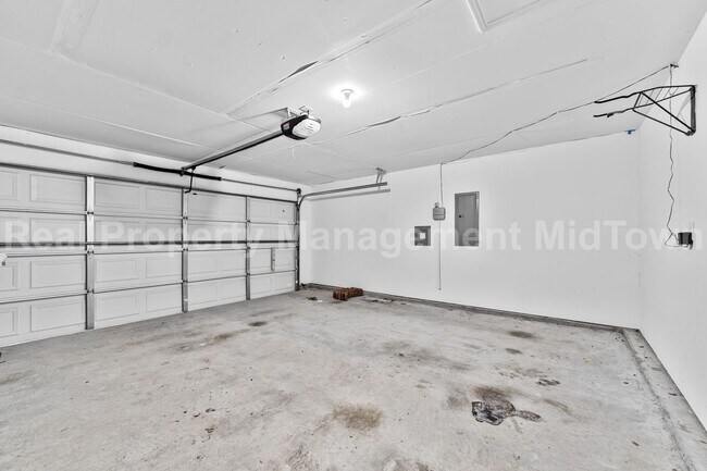 Building Photo - Charming 3-Bedroom Home in Arlington – Man...