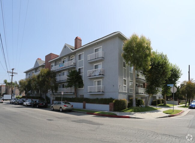 Primary Photo - Tarzana Court Apartments