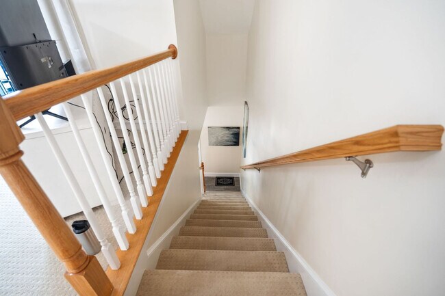 Building Photo - 128 Ashworth Ave