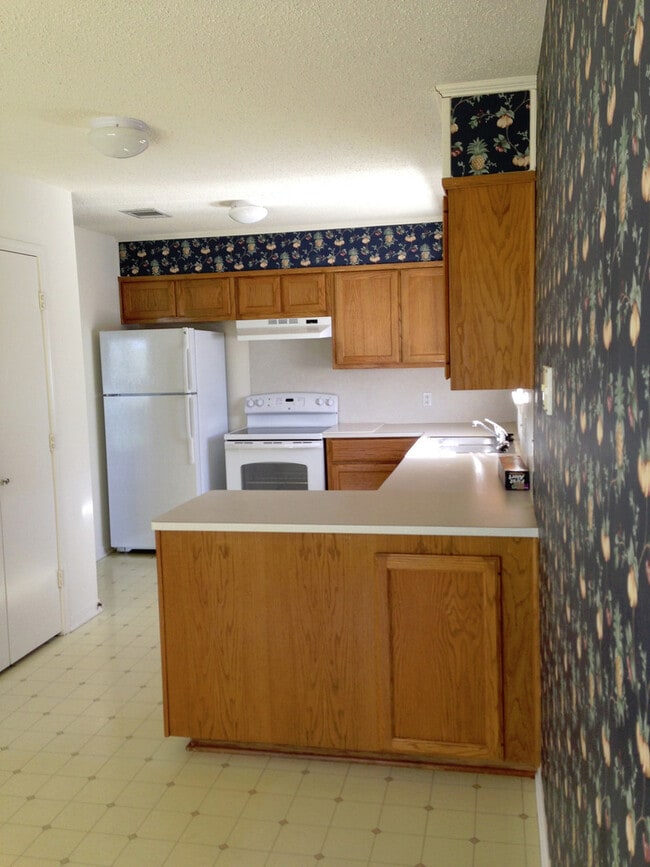 Building Photo - Duplex