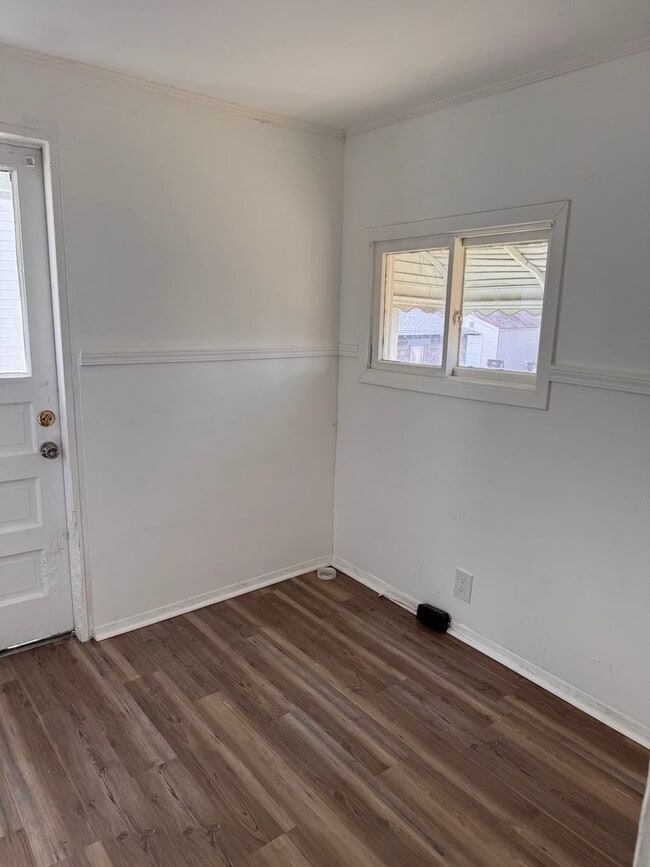 Building Photo - 534 S Oakland Ave