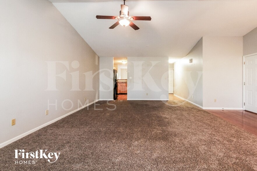 Building Photo - 41 Knoll Ln